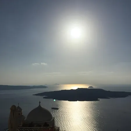 Le Petit Greek Fira (Santorini)