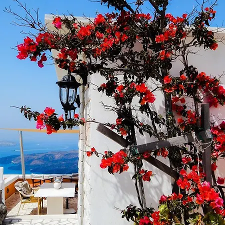 Le Petit Greek Hotel 2*