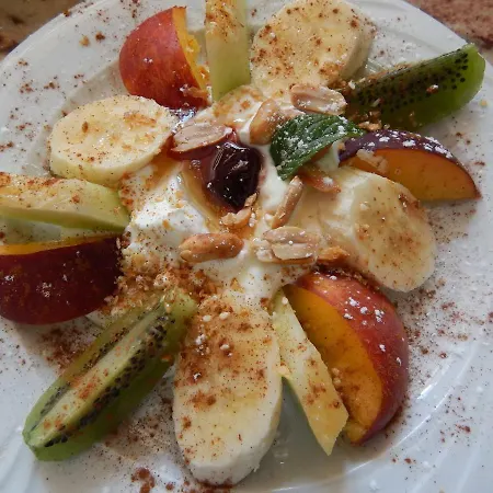 Le Petit Greek