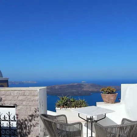 Le Petit Greek Hotel