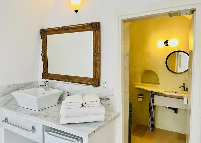 Hotel Le Petit Greek Fira (Santorini)