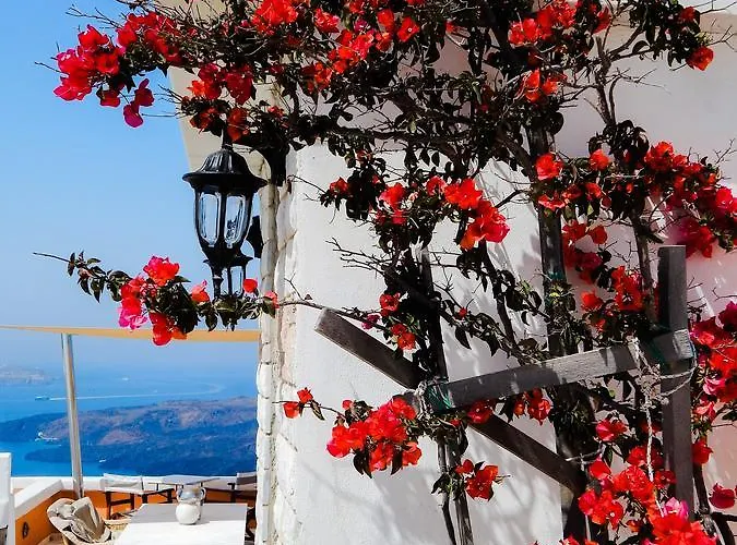 Le Petit Greek Hotel 2*