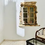 Le Petit Greek